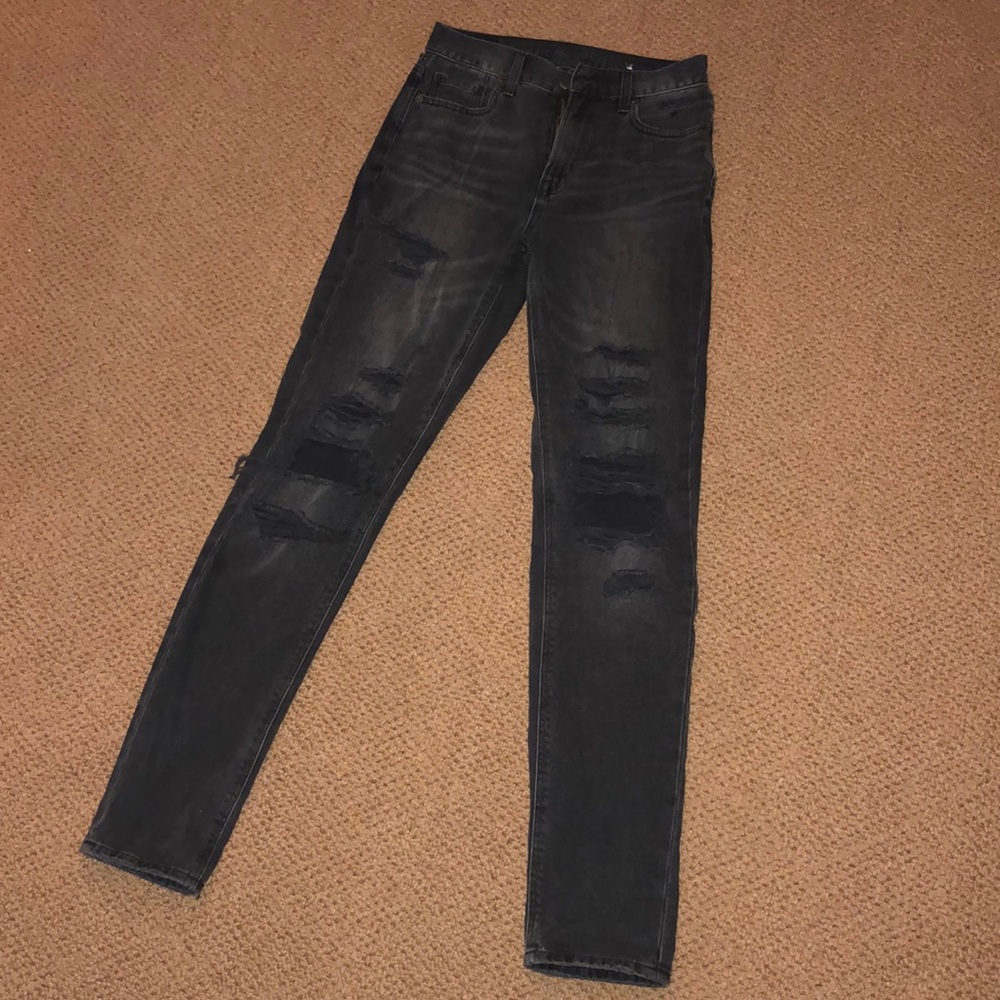 American Eagle Hi-Rise mom jean